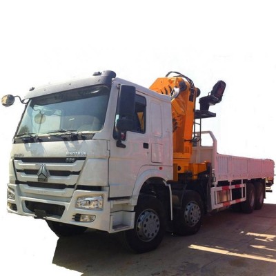 China Howo 8x4 Folding Boom 35 Ton Cargo Truck Crane